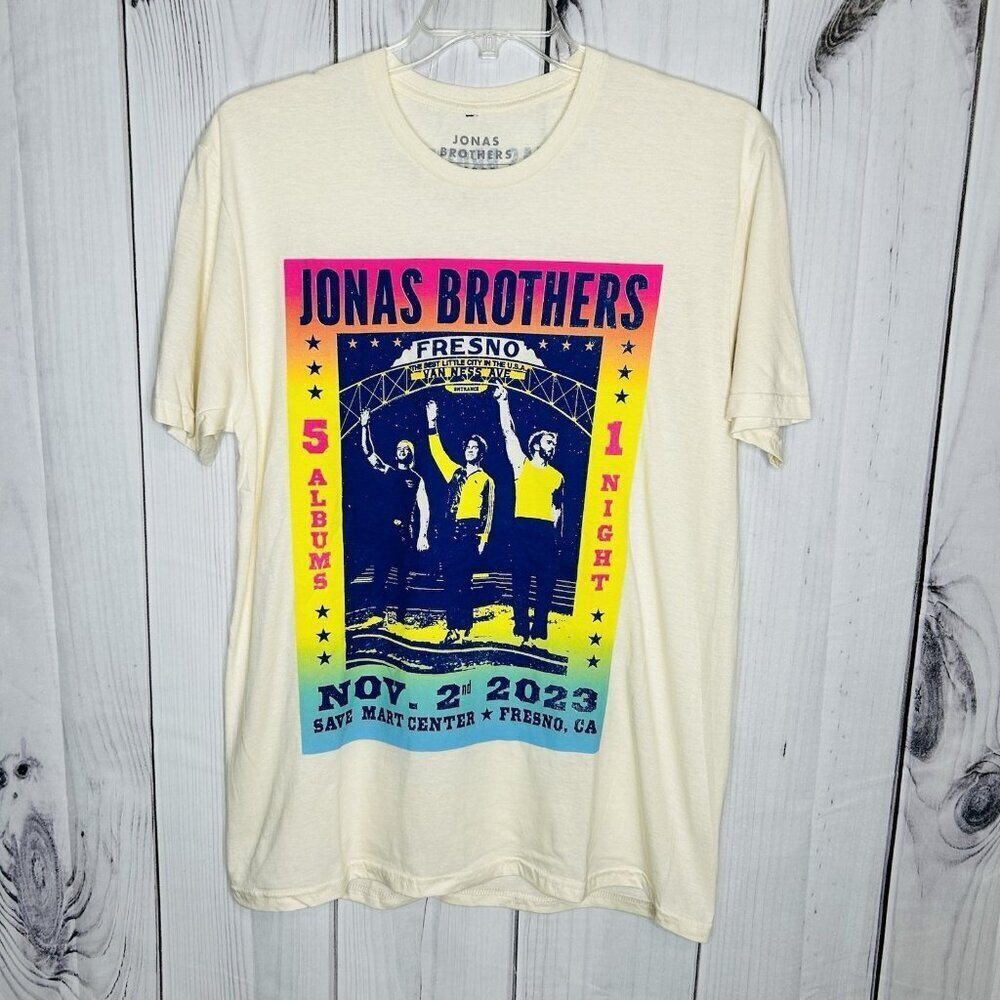 Jonas Brothers T-Shirt Men's L Fresno Concert Tee 2023 Graphic Tee Short Sleeve